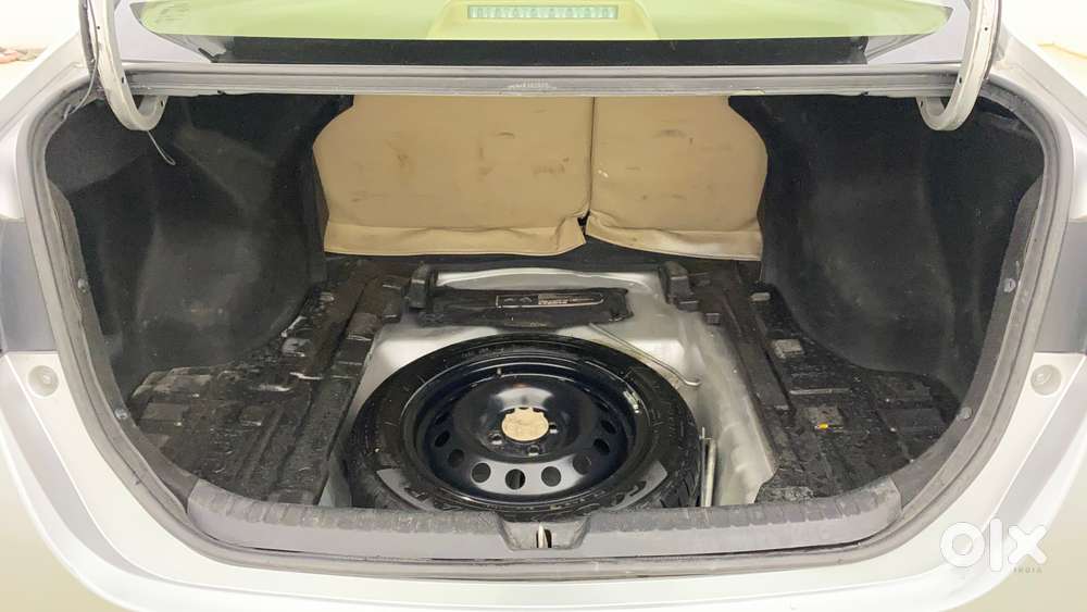 Toyota Yaris J Cvt, 2020, Petrol