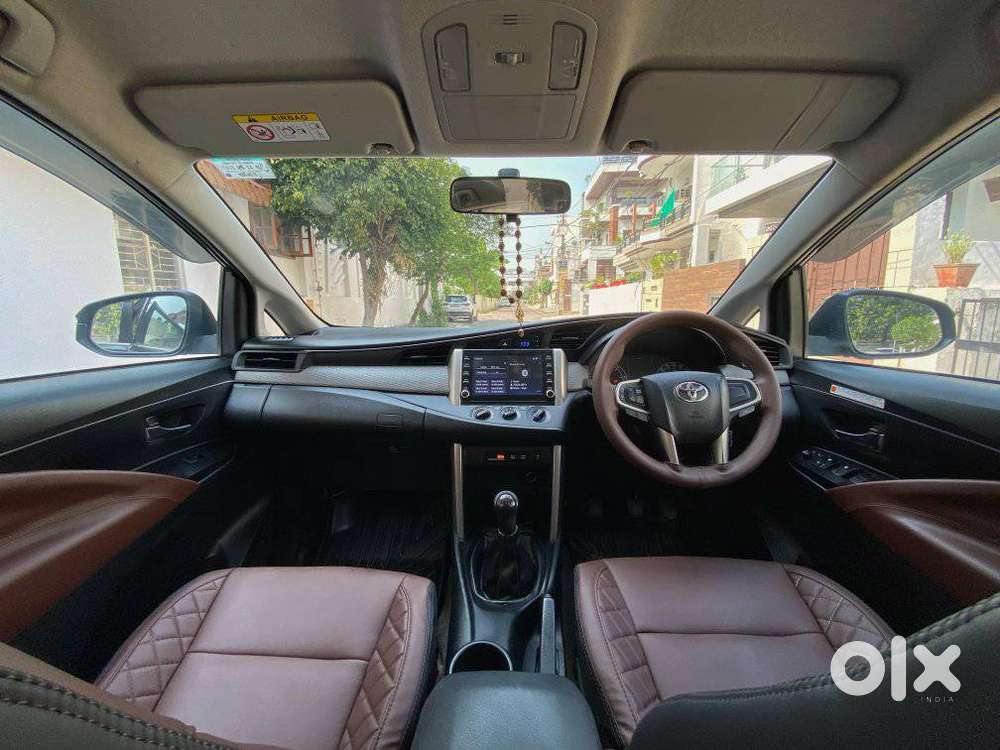 Toyota Innova Crysta [2020-ongoing] 2.4 Gx 8 Str, 2024, Diesel