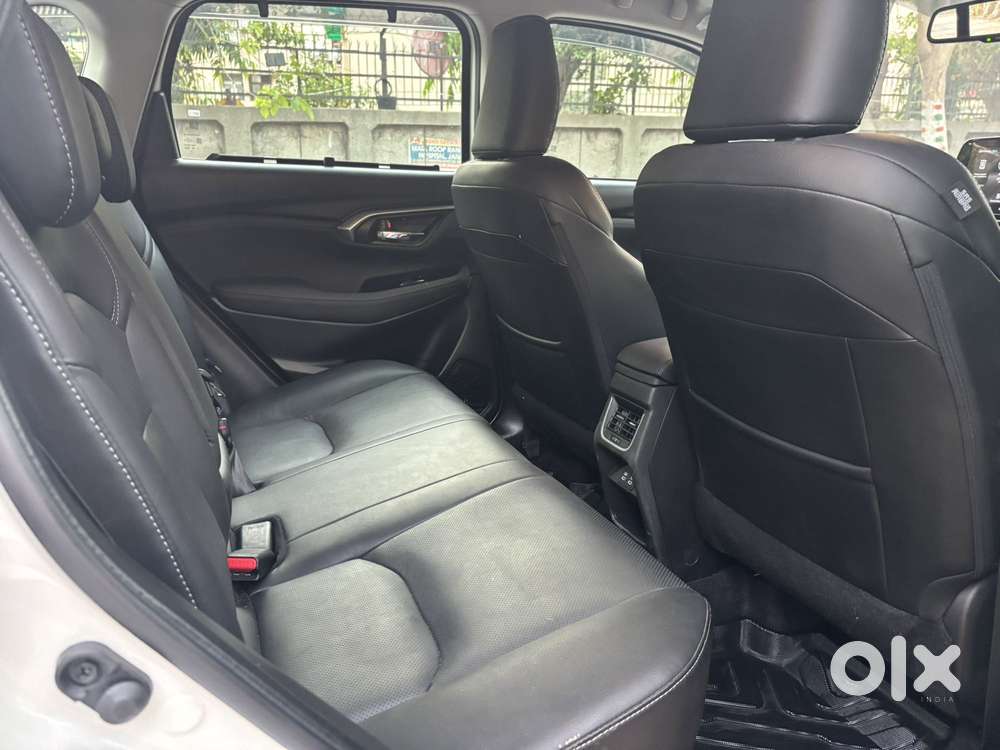 Toyota Urban Cruiser Hyryder 1.5 V Neo Drive At, 2025, Petrol