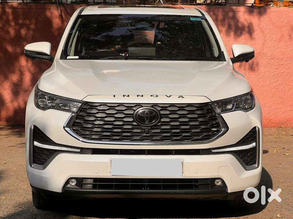 Toyota Innova Hycross 2.0 Zx (o) Hybrid 7 Str, 2025, Petrol