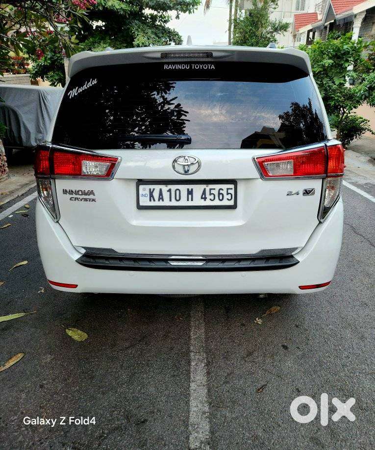 Toyota Innova Crysta 2.4 V 8 Str, 2017, Diesel