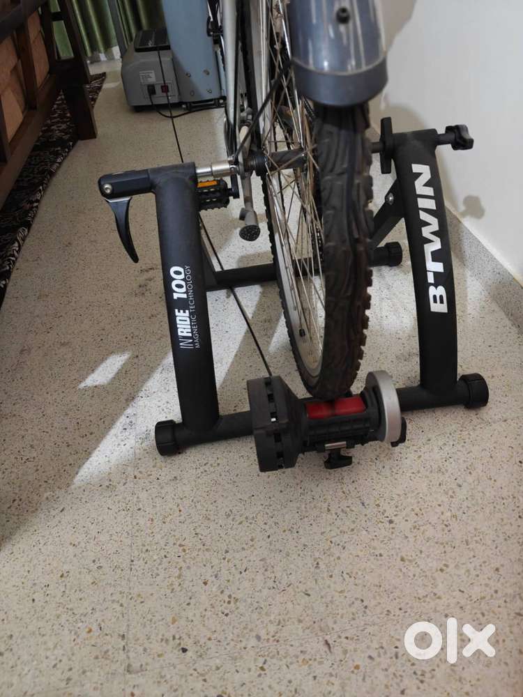 Home Trainer Btwin IN'RIDE 100 - Résistance Magnétique - Neuf
