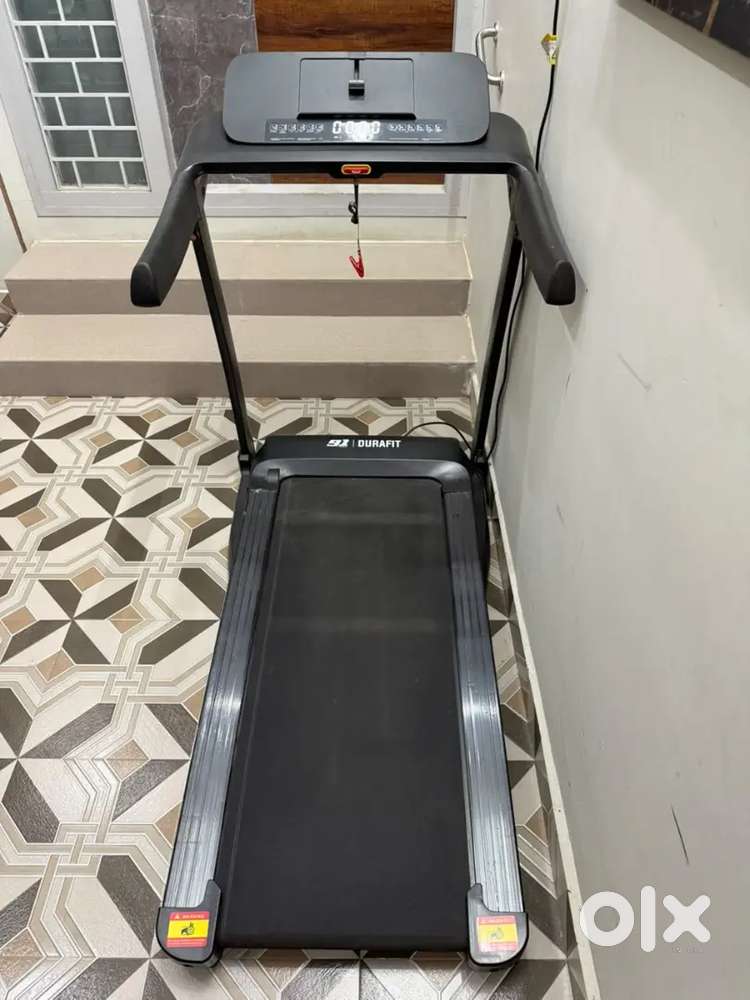 Durafit Vigor 6HP BLDC Treadmill – 12 Months Old  Like New