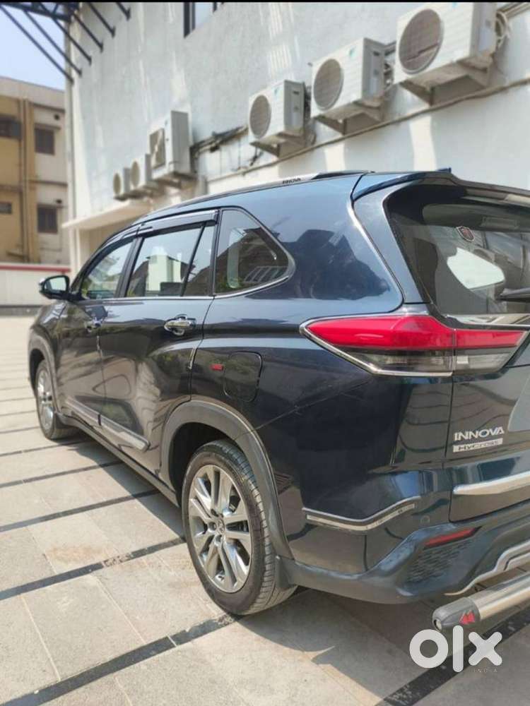 Toyota Innova Hycross 2.0 Zx (o) Hybrid 7 Str, 2023, Petrol
