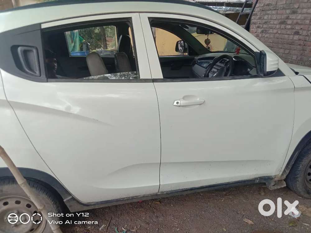 Mahindra Kuv 100 2017