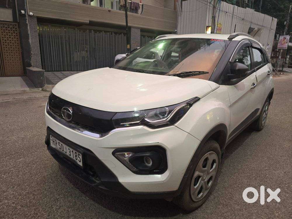 Tata Nexon 1.2 Revotron Xm (s), 2023, Cng & Hybrids