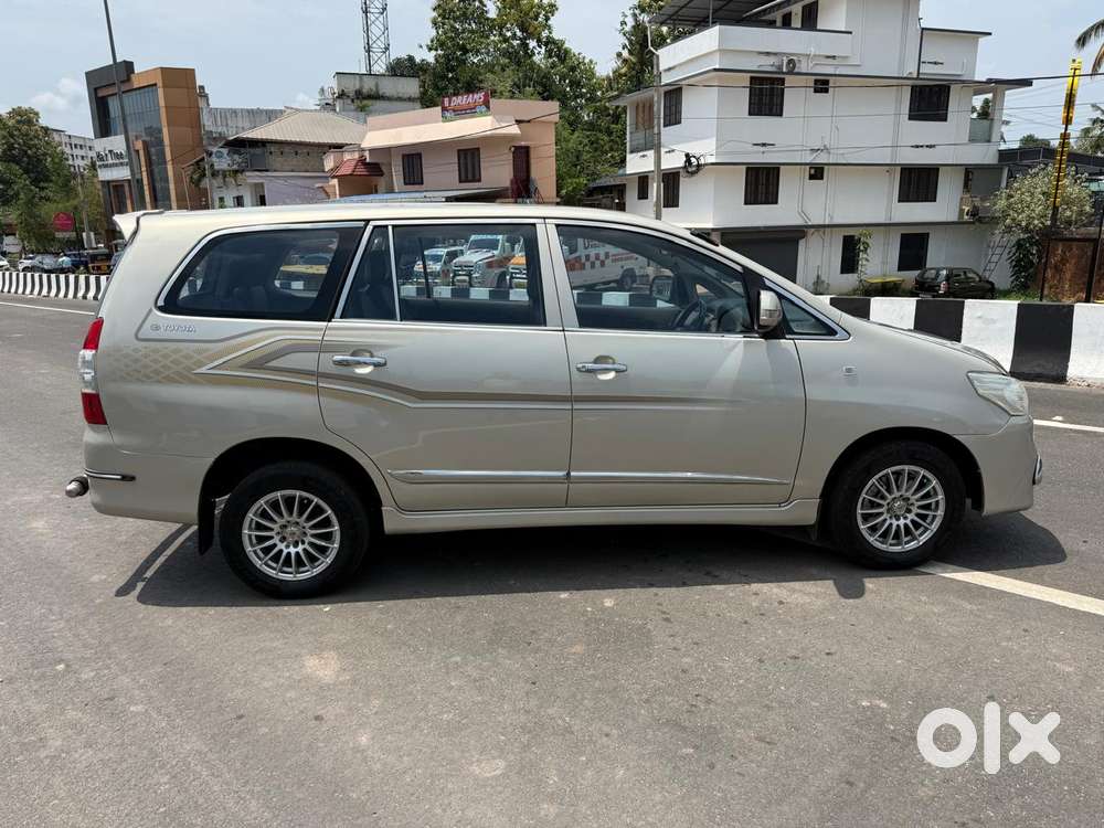 Toyota Innova 2.5 G (diesel) 7 Seater Bs Iv, 2015, Diesel