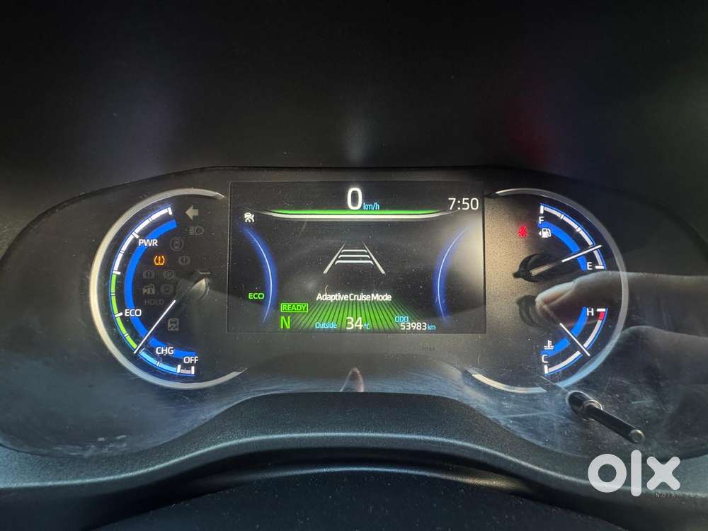 Toyota Innova Hycross 2.0 Zx (o) Hybrid 7 Str, 2025, Petrol