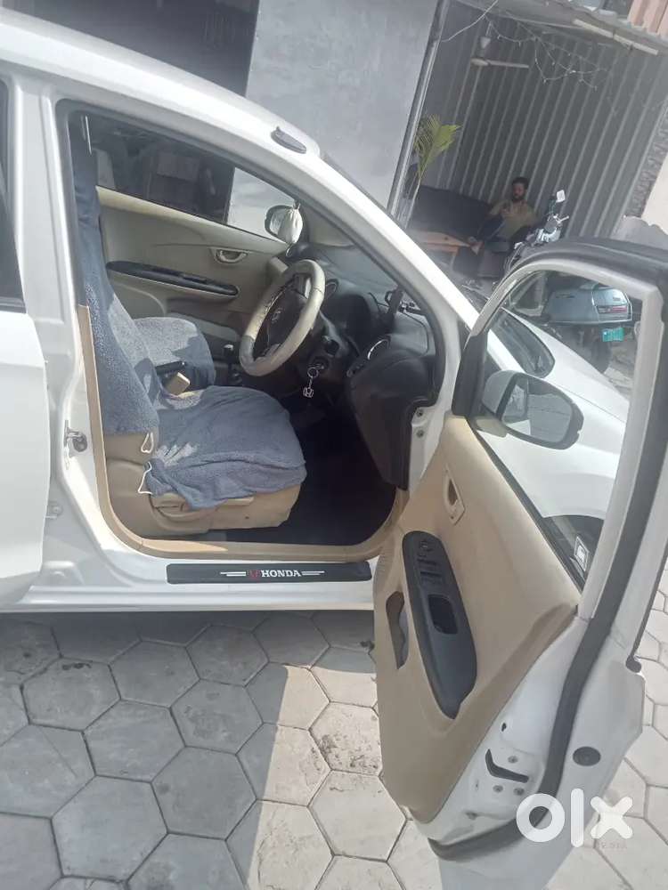 Honda Brio 2015 Petrol Well Maintained