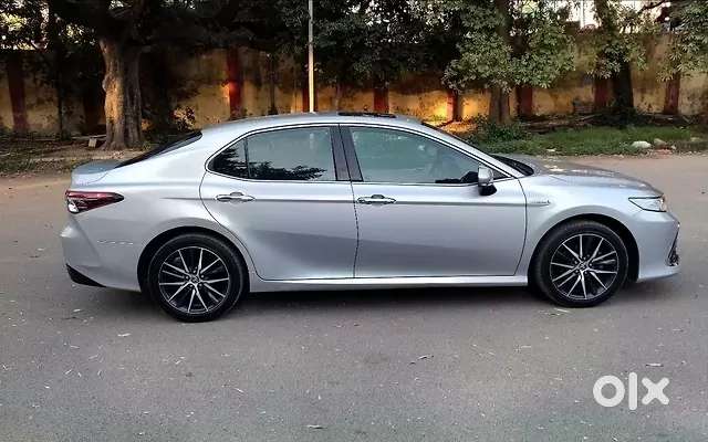 Toyota Camry Hybrid, 2022, Petrol