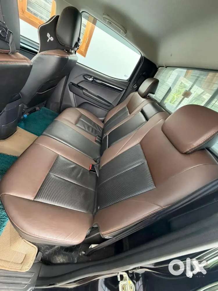 Isuzu V-cross Prestige 2021