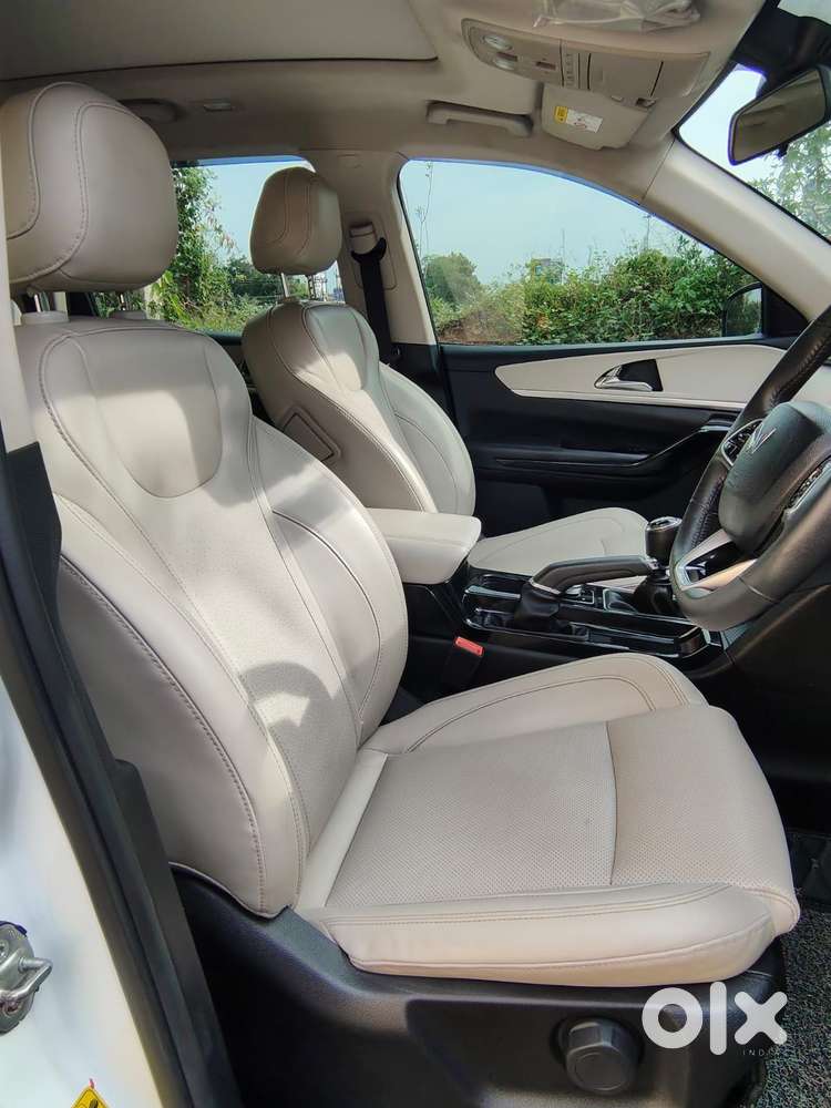 Mahindra XUV700 2.2 AX 7 Diesel MT Str, 2022, Diesel