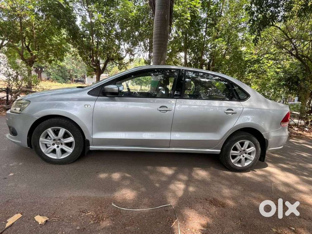 Volkswagen Vento 2010-2013 Petrol Highline, 2011