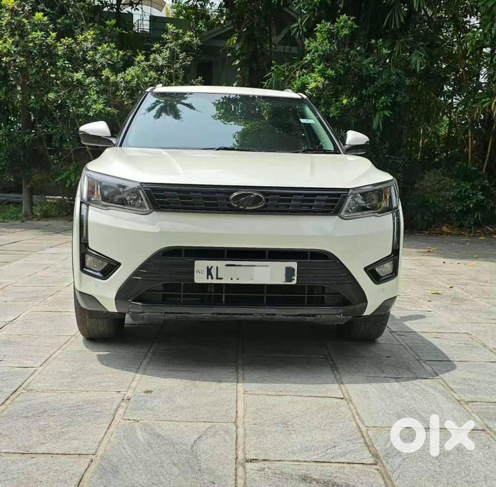 Mahindra Xuv300 1.2 W8 (o) Amt Petrol, 2020, Petrol