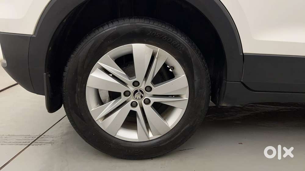 Skoda Kushaq Ambition 1.0l Tsi Mt, 2023, Petrol