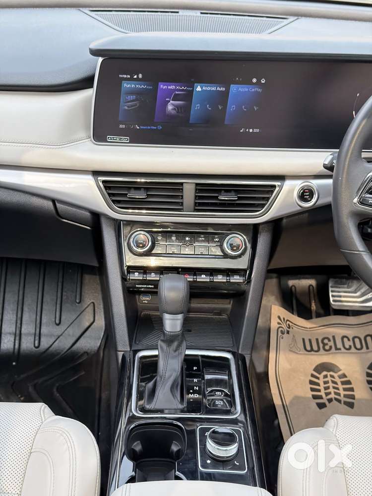 Mahindra Xuv700 2.2 Ax 7 Diesel At Luxury Pack Str Awd, 2024, Diesel