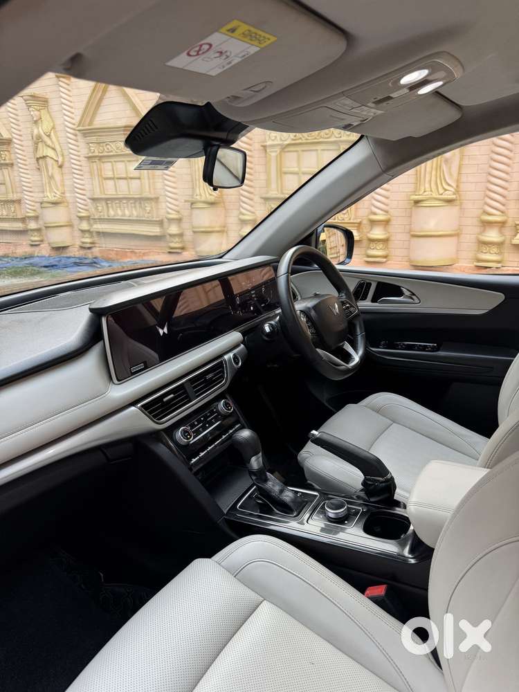 Mahindra Xuv700 2.2 Ax 7 Diesel At Str, 2024, Diesel