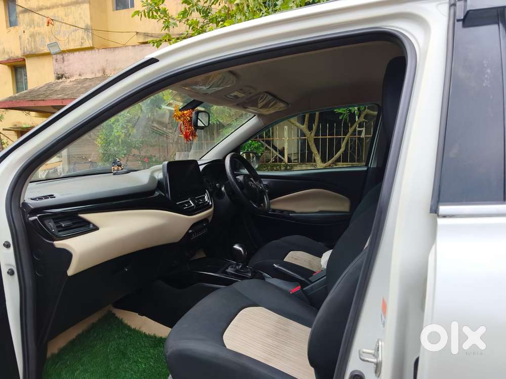 Toyota Glanza 1.2 V Amt, 2023, Petrol