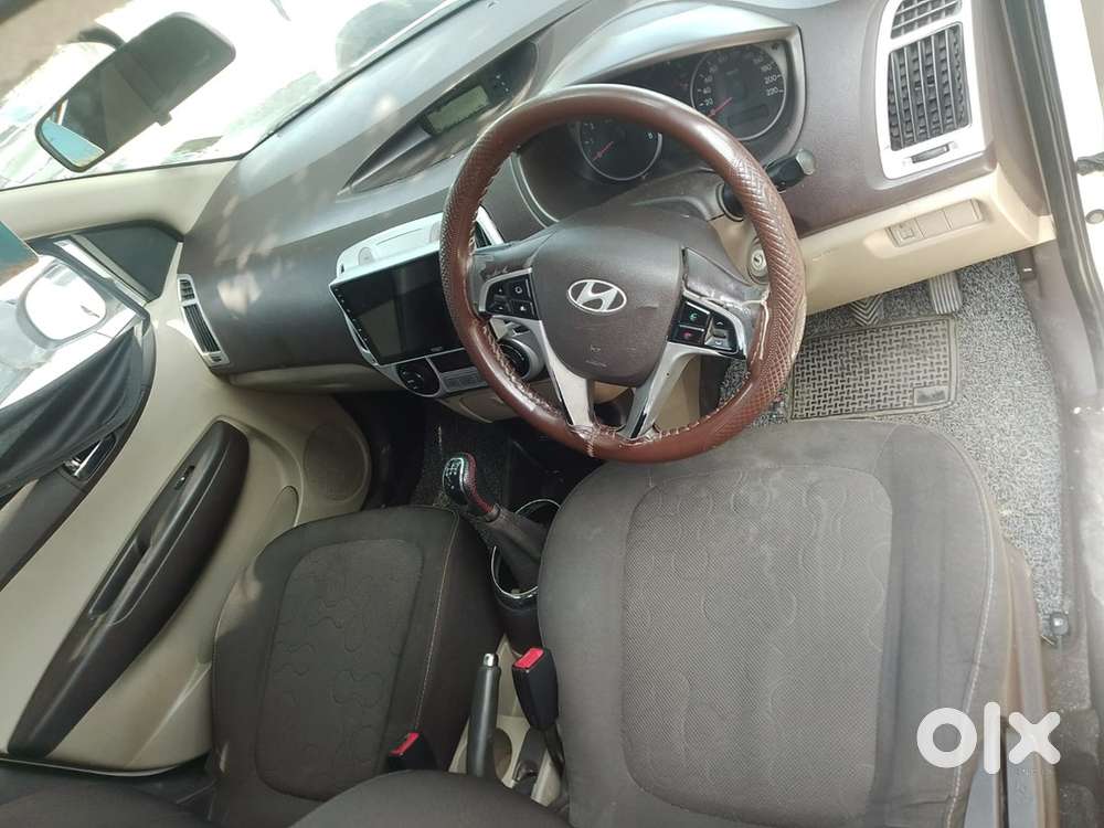 Hyundai I20 Petrol Manual 2012