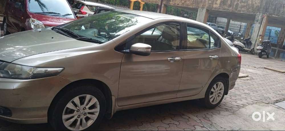 45,000 Km | Automatic | Original Paint | Same Family Since New