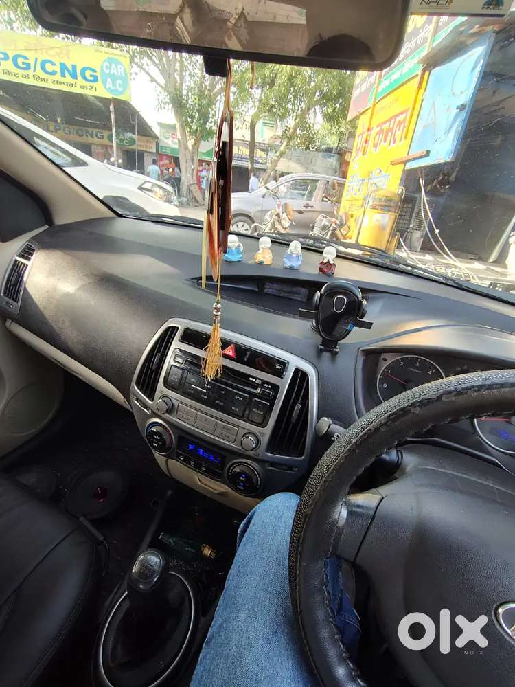 Hyundai I20 Active 2014 Diesel 71453 Km Driven, Govt Employee Car