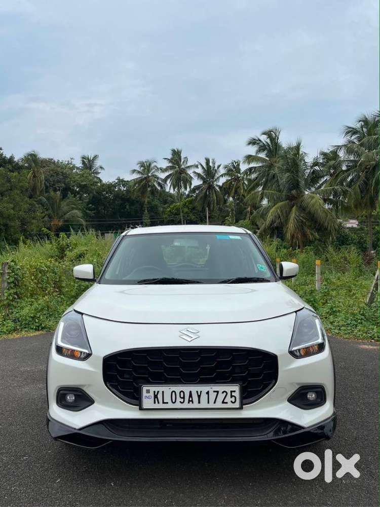 Maruti Suzuki Swift Vxi + Manual, 2024, Petrol