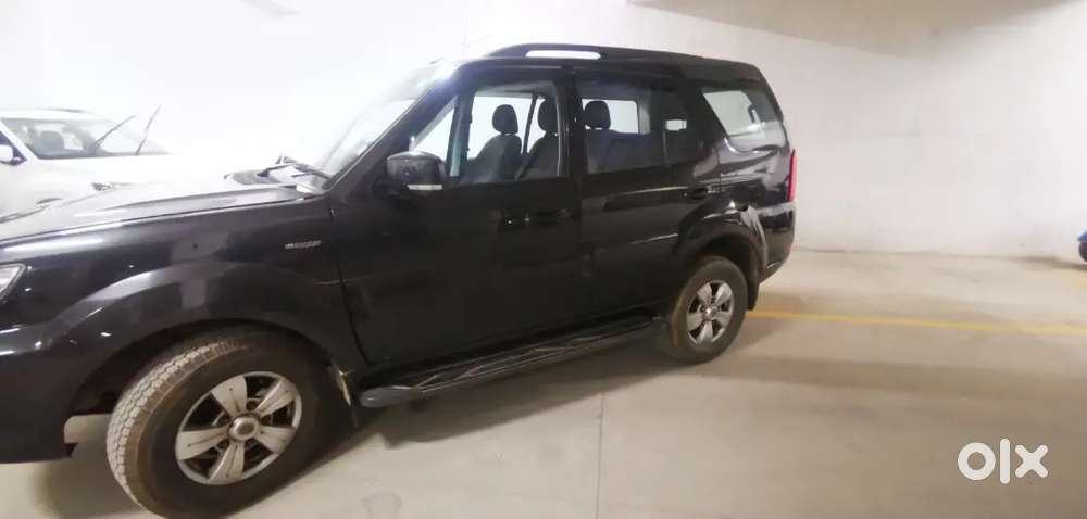 Tata Safari Storme 2015