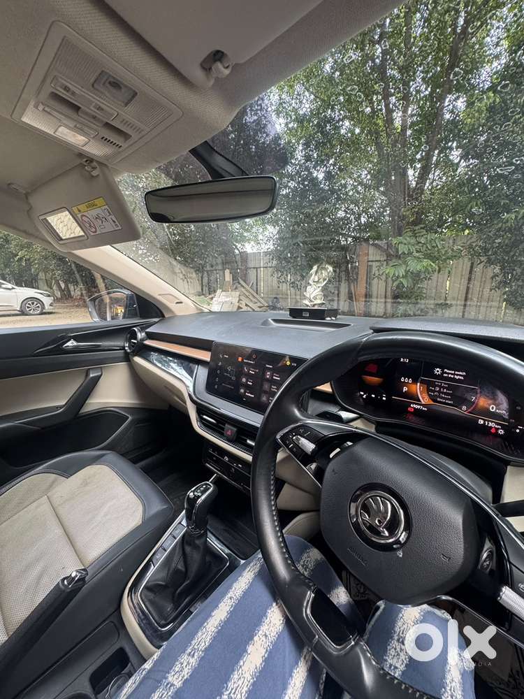 Skoda Slavia Petrol 2023