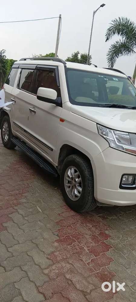 Mahindra Tuv 300 2017 Diesel 65000 Km Driven
