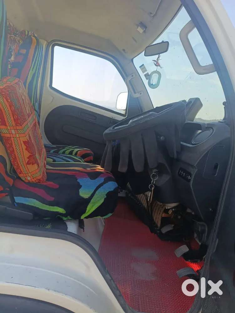 Tata Intra V30 2023 Diesel 40000 Km Driven