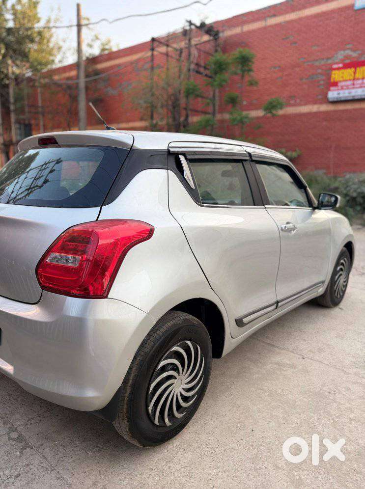Maruti Suzuki Swift Vxi + Manual, 2018, Cng & Hybrids