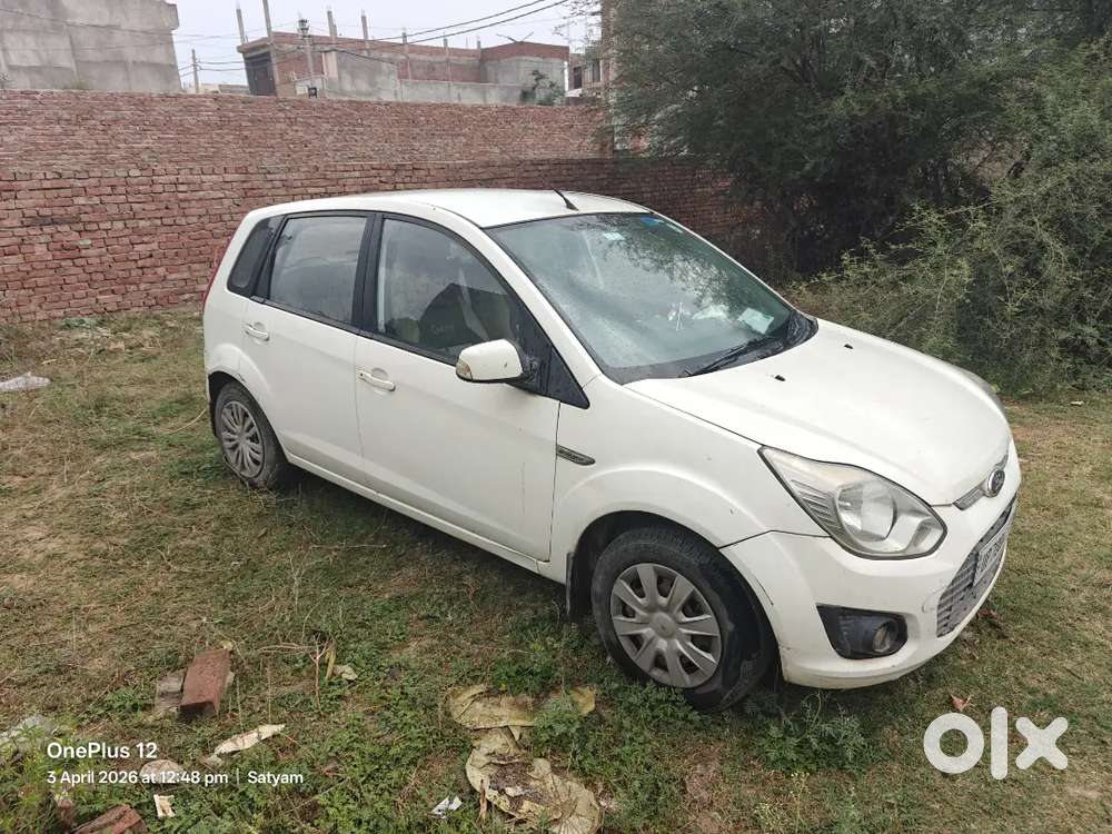 Ford Figo Petrol Zxi 2015 Variant