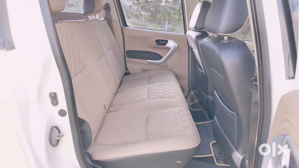 Mahindra Tuv 300 T10, 2018, Diesel