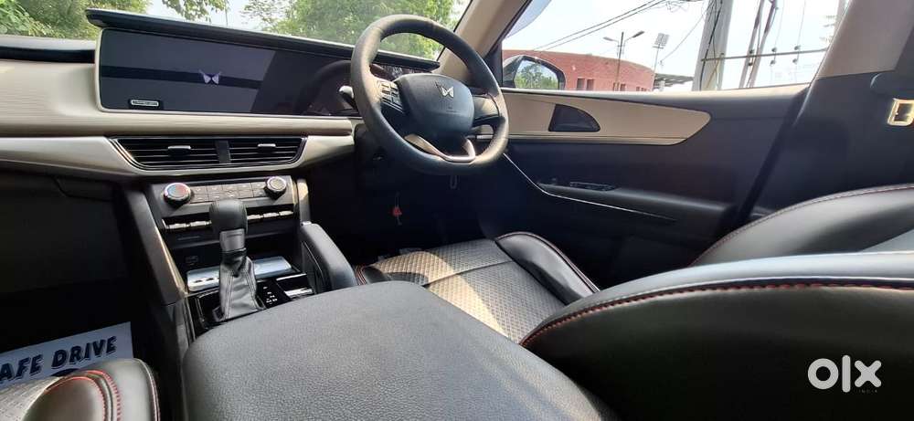 Mahindra Xuv700 2.2 Ax 5 Diesel At Str, 2024, Diesel