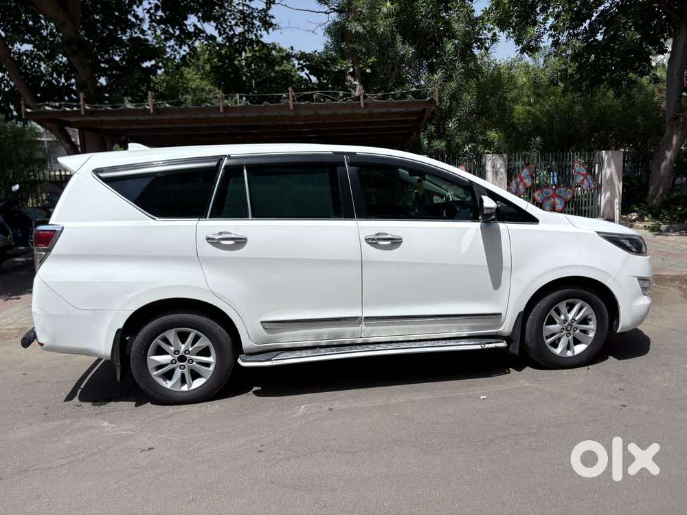 Toyota Innova Crysta 2.4 Vx Mt 8s, 2017, Diesel