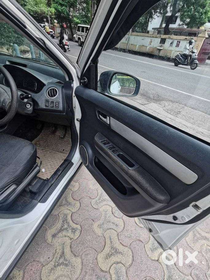 Maruti Suzuki Swift, 2011, Petrol