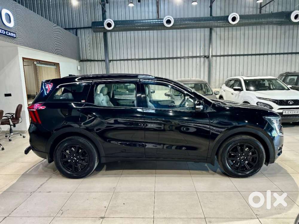 Mahindra Xuv700 2.2 Ax 7 Diesel Mt Luxury Pack Str, 2025, Diesel
