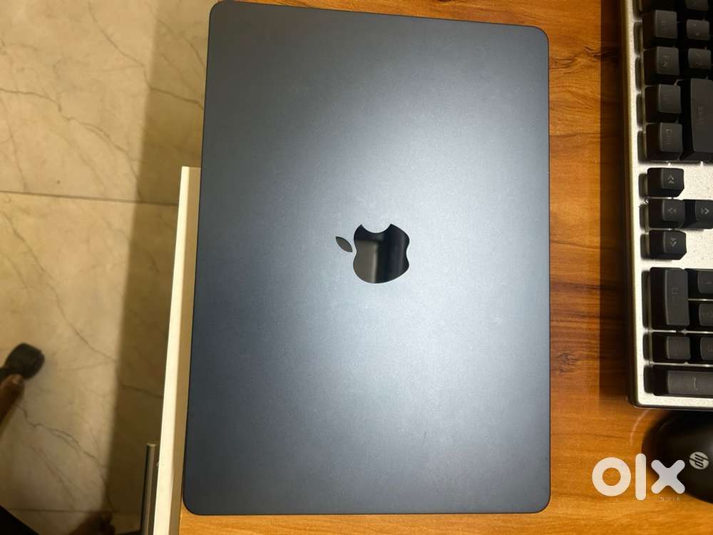Macbook Air M2 In Apple warranty