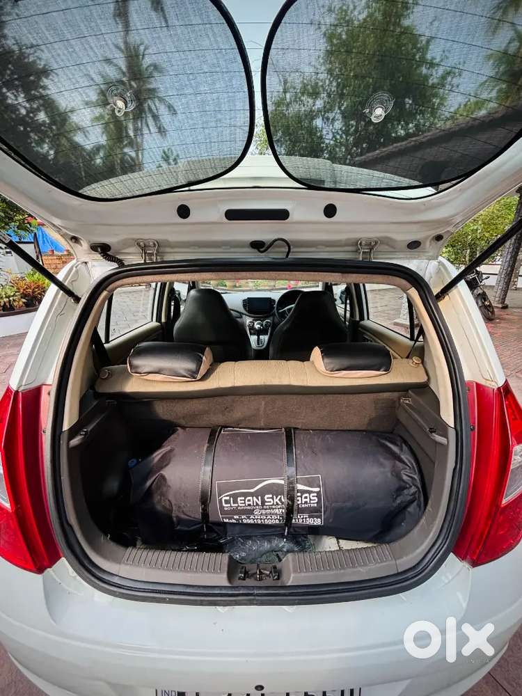 Hyundai I10 2011 Cng & Petrol Well Maintained