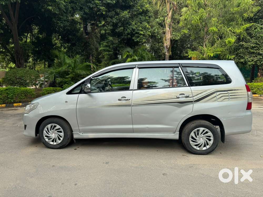 Toyota Innova 2.5 G (diesel) 8 Seater, 2012, Diesel