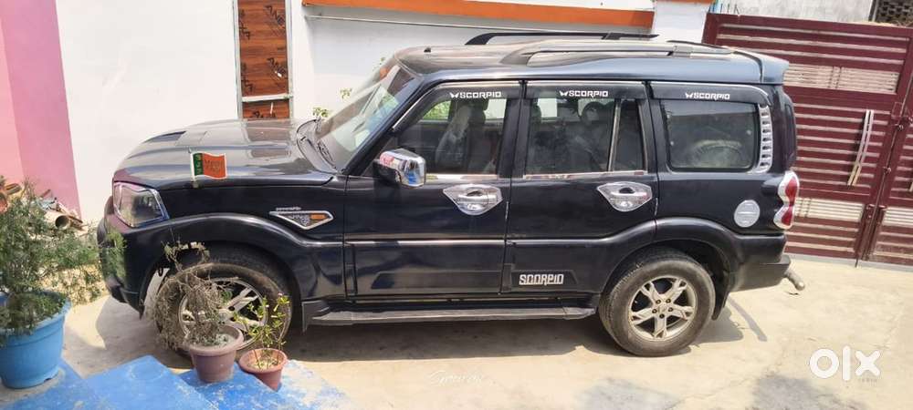Mahindra Scorpio Classic S10 2017