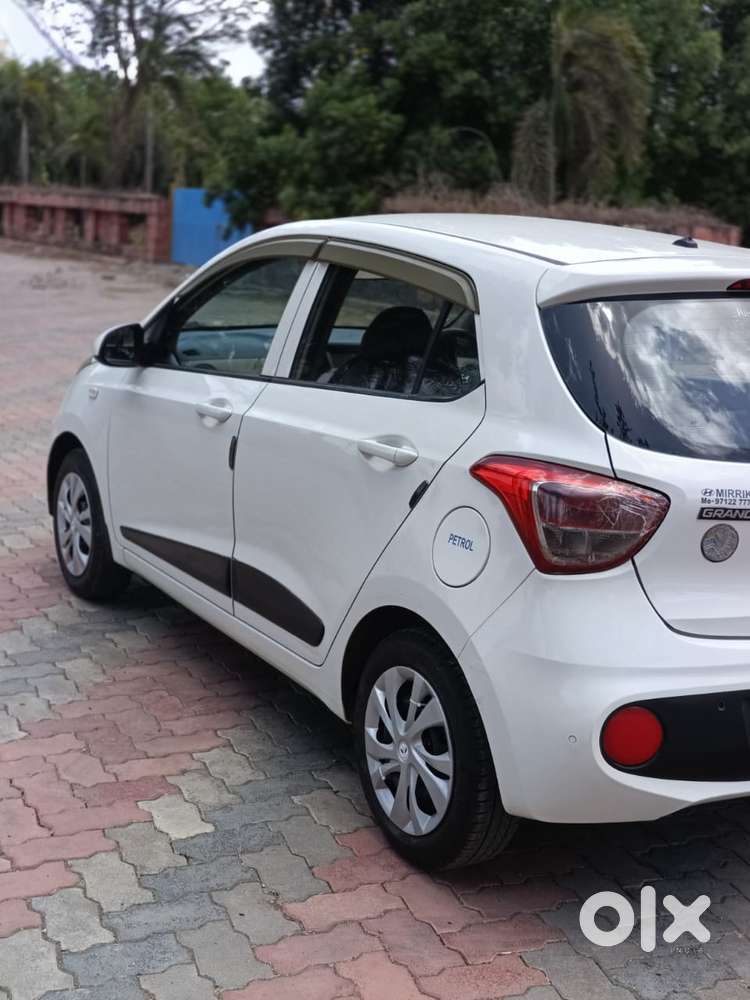 Hyundai Grand I10 2016-2017 Sportz Celebration Edition, 2017, Cng & ..