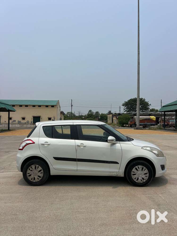 Maruti Suzuki Swift Vxi With Abs, 2013, Petrol