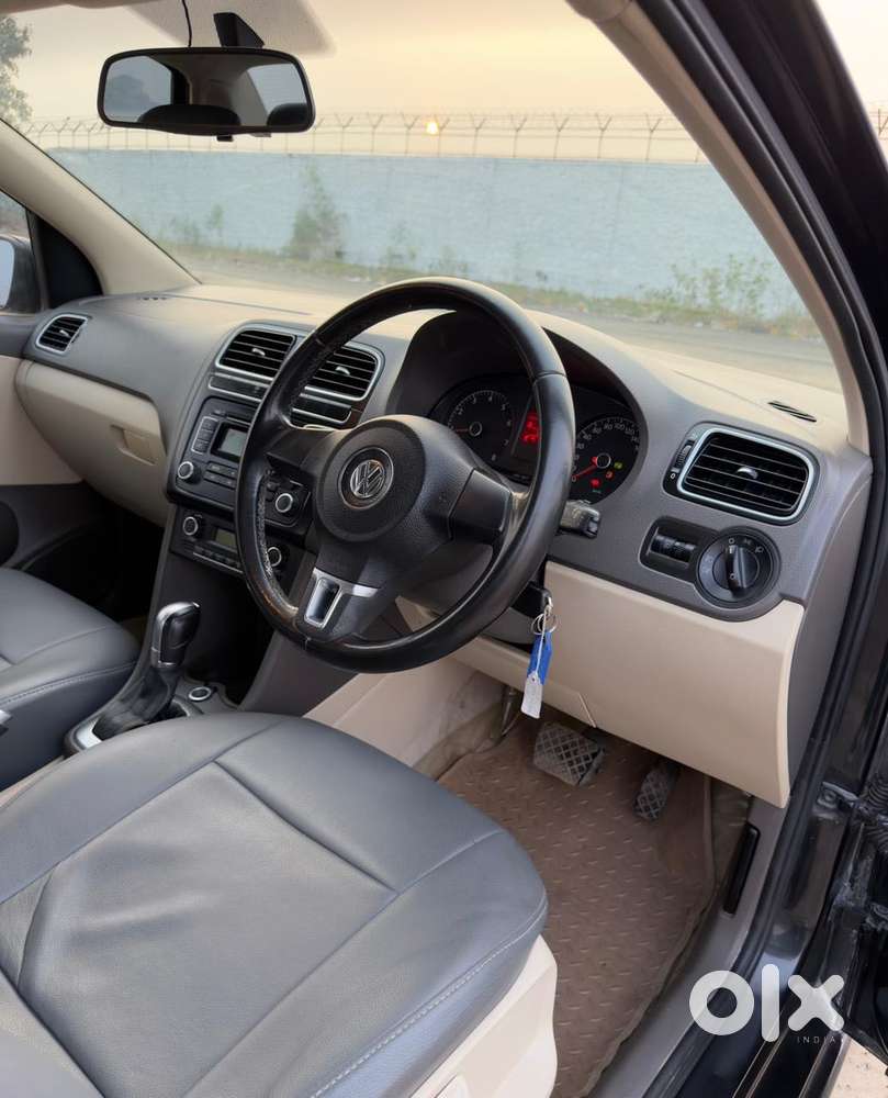 Volkswagen Vento 2010-2013 Petrol Highline, 2011, Petrol