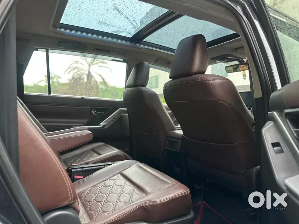 Toyota Innova Hycross 2.0 Zx Hybrid 7 Str, 2023, Petrol