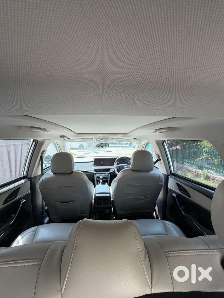 Mahindra Xuv700 2.2 Ax 5 Diesel At Str, 2023, Diesel
