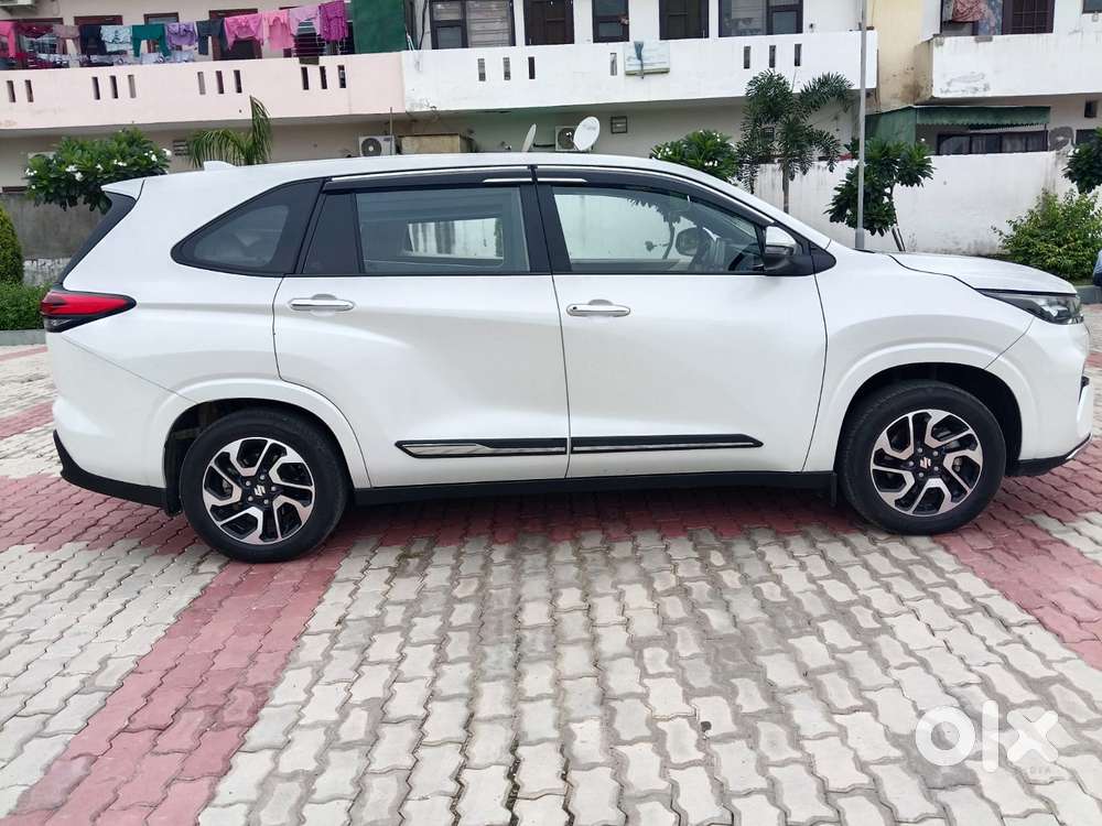 Maruti Suzuki Invicto Zeta Plus 7str, 2025, Petrol