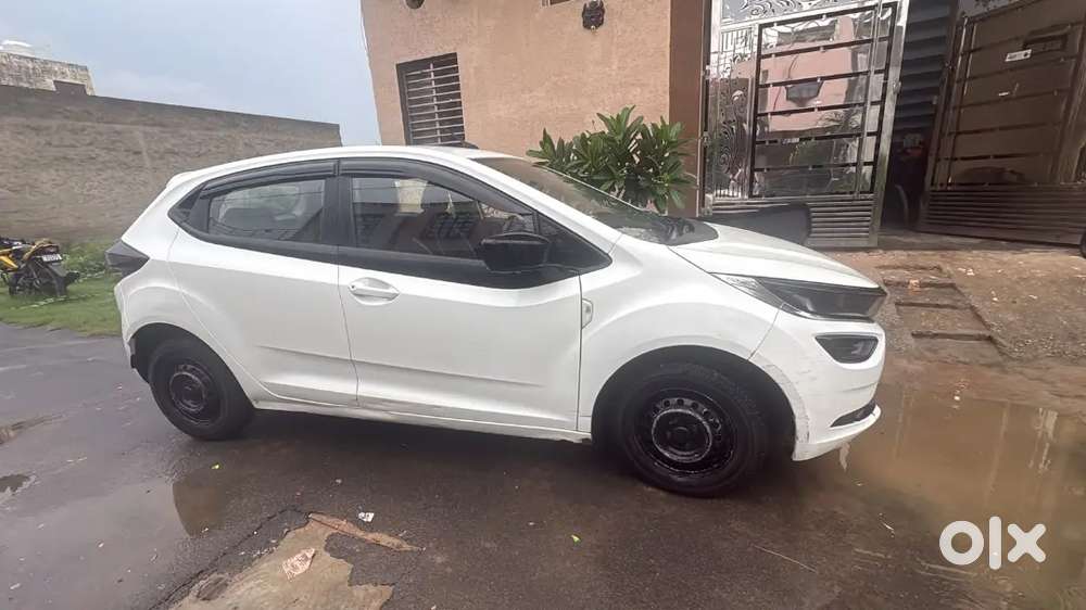 Tata Altroz 1.2 Xe 2021