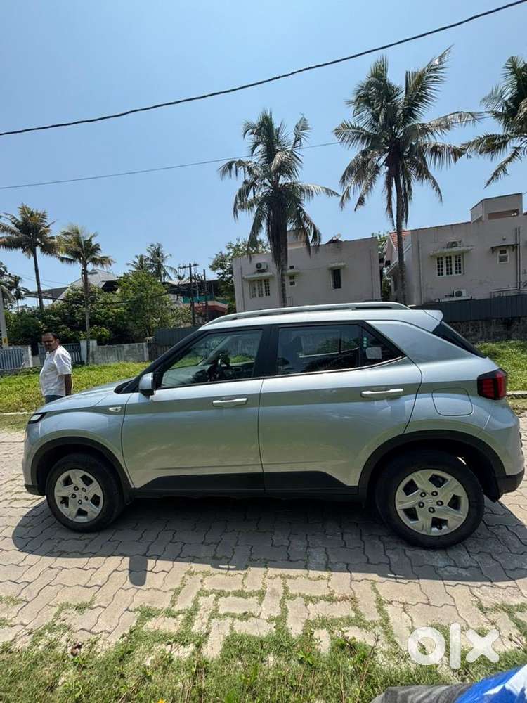 Hyundai Venue S 1.2 2022/23 Registration