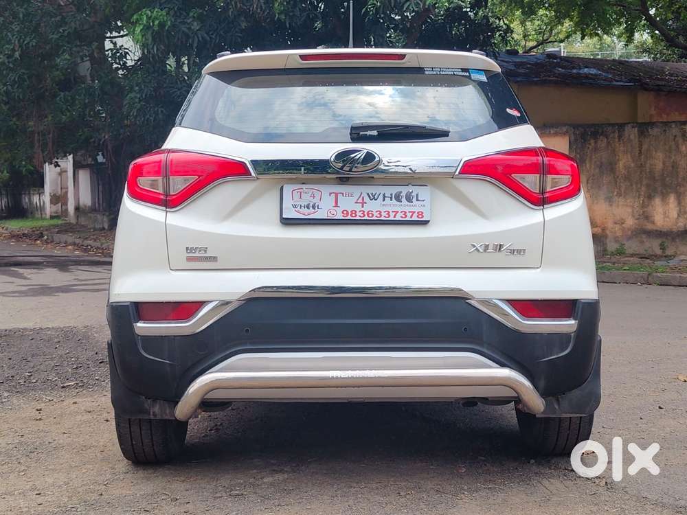 Mahindra Xuv300 W8 (o) 1.5 Diesel Amt, 2022, Diesel